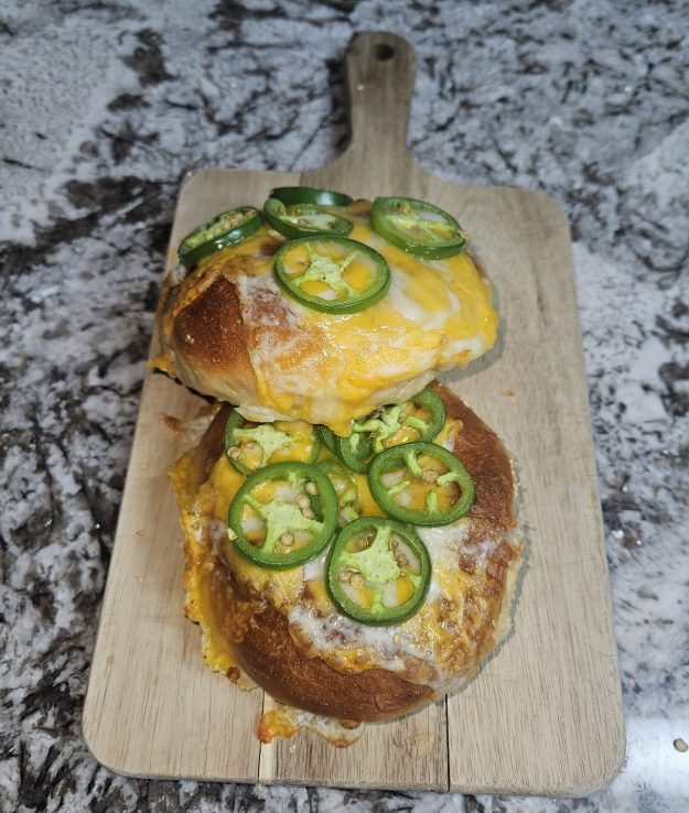 Jalapeno and Cheese Bagel with jalapeno schmear (6)